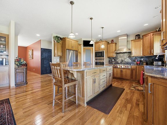 2nd image of 7019 Maple Ln