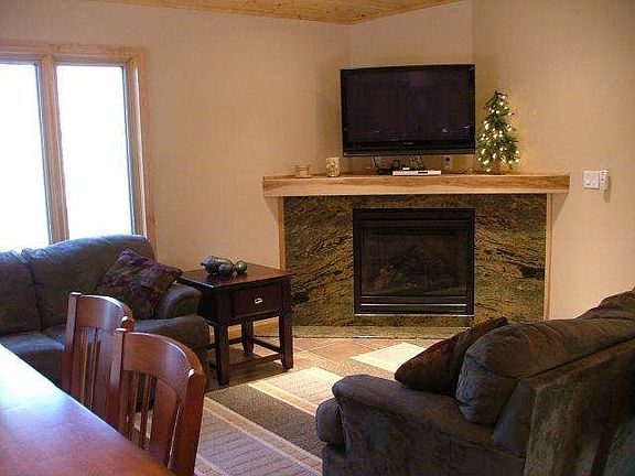Great Room w/Fireplace