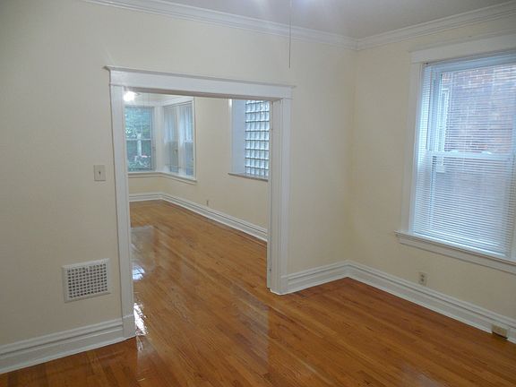 3rd image of 4348-4350 De Tonty St