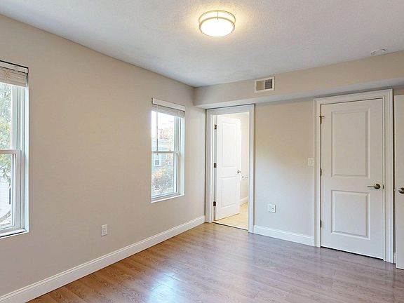 3rd image of 194-194A Maverick St #2