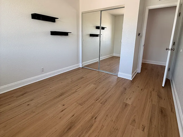 1265 Bouret Dr #4 — Photo 25