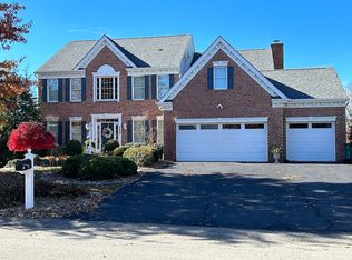 140 Foxchase Dr, Canonsburg, PA 15317