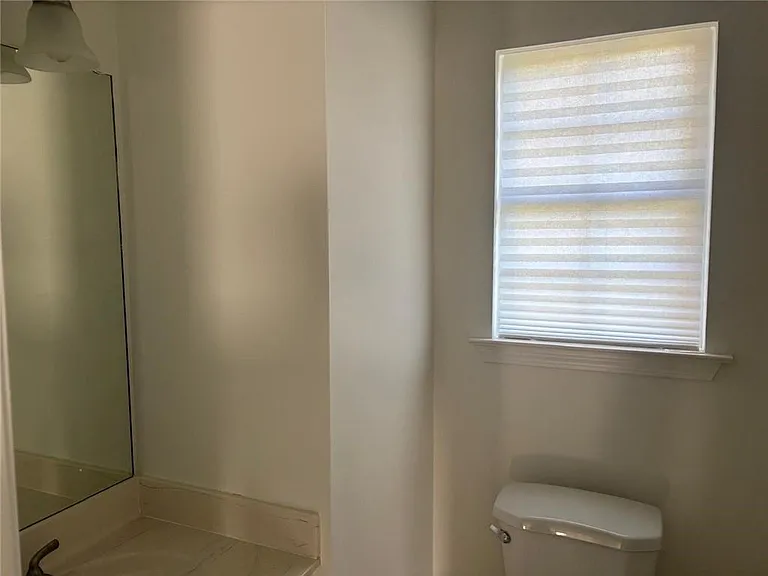 300 Harcourt Pl — Photo 36