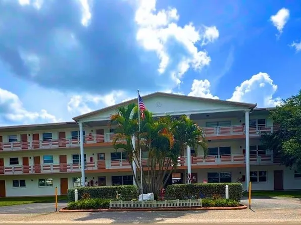 6015 19th St N APT 304, Saint Petersburg, FL 33714