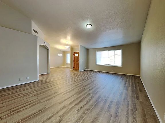3rd image of 8735 W Tuckey Ln