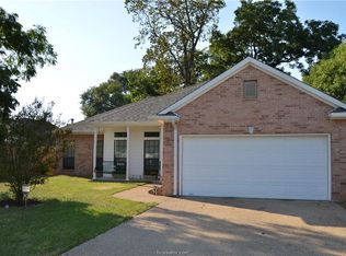 402 E Gay St, Franklin, TX 77856