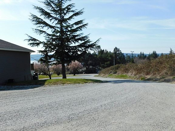 5th image of 757 Homestead Pl