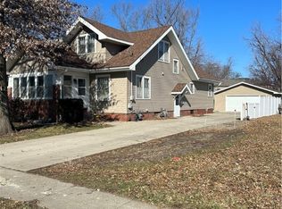 820 S 5th Ave E, Newton, IA 50208