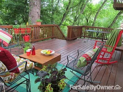 Deck
						:
						Extra large shaded and private deck