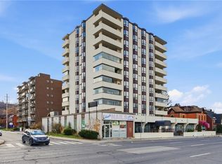 Hunter Green Condominium, Hamilton, ON L8N 1J9