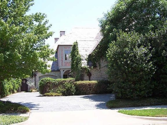 3rd image of 5604 Wayfarer Dr