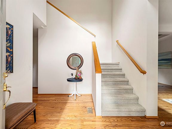 5th image of 22468 Asgard Lane NW
