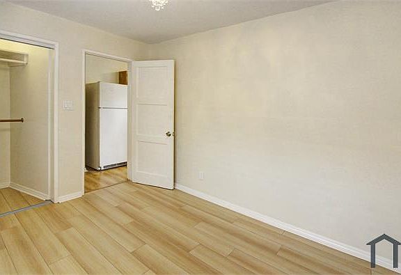 5th image of 1212 W 93rd St