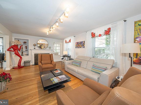 3rd image of 1022 Cloverhill Rd