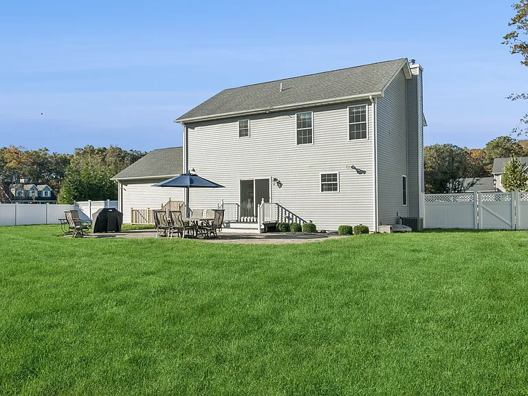 16 Mastro Ct — Photo 28