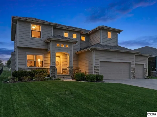 6241 N 157th Avenue Cir, Omaha, NE 68116