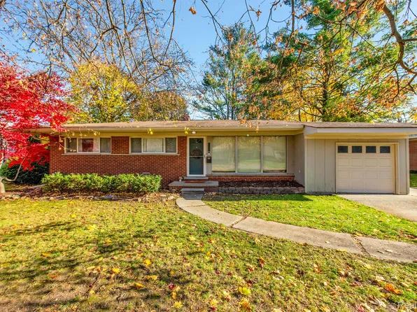 22808 Manning St, Farmington, MI 48336