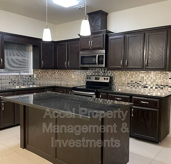 1715 W Smith Dr #2 — Photo 4