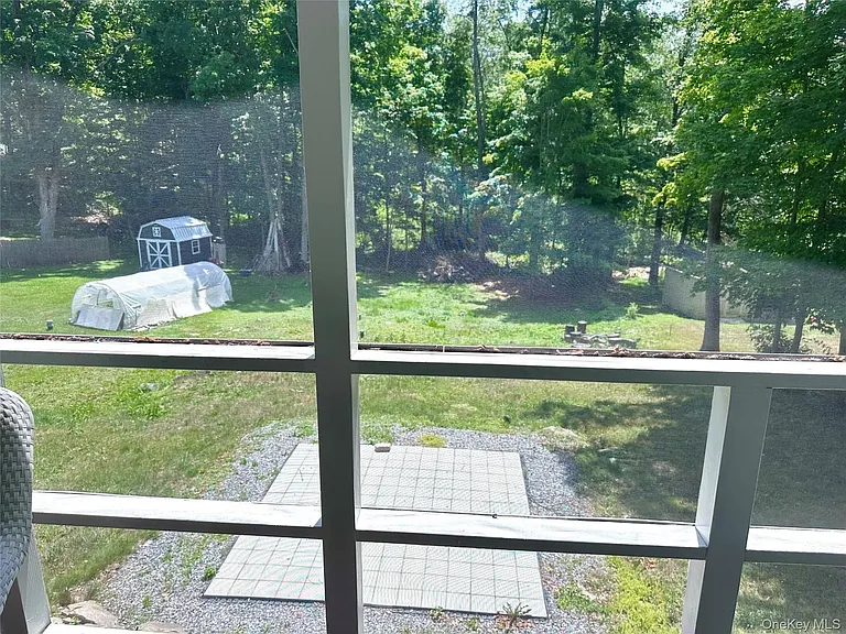 171 Roosevelt Rd — Photo 11