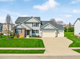 2931 Castle Vw NW, Uniontown, OH 44685