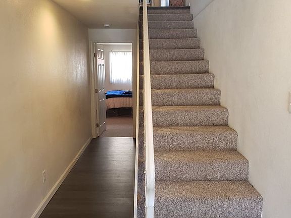 2nd image of 1140 W Palm St