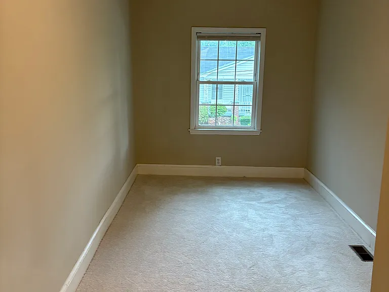926 Pine St — Photo 10