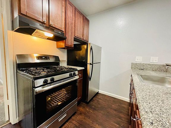 3rd image of 2522 35th Ave APT 17