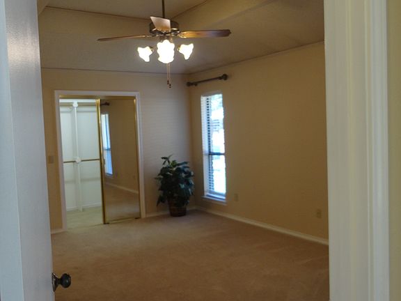 Entrance to huge Master BR
