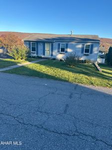 1915 Grant Ave, Altoona, PA, 16602