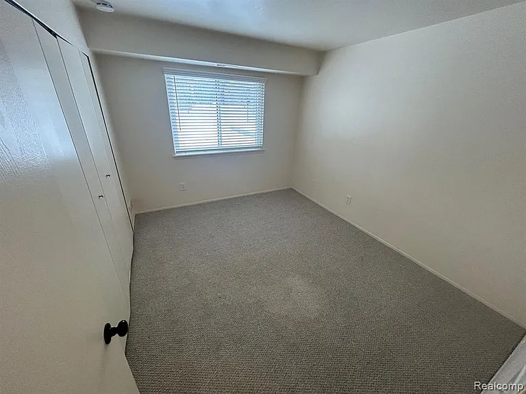 30042 W Twelve Mile Rd #56 — Photo 18