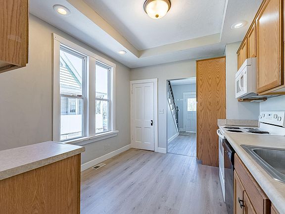3rd image of 314 Broadway St