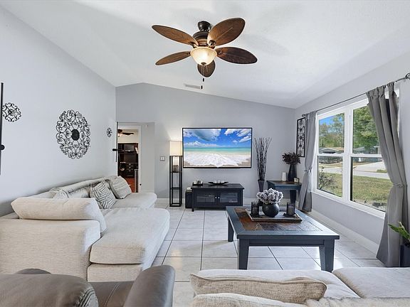 3rd image of 4478 Longford Dr