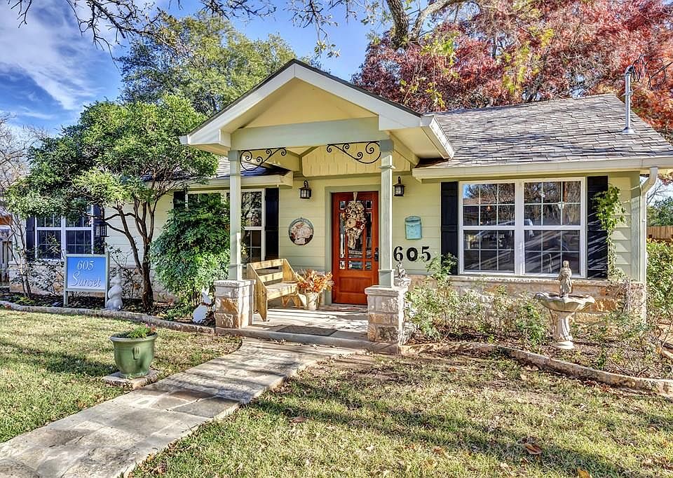 1st image of 605 Sunset St