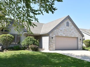 404 Quail Point Dr, Mount Pleasant, WI 53406