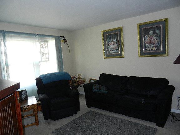 3rd image of 2650 Strawbridge Pl