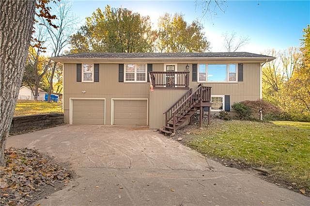 1st image of 2701 NW Powderhorn Dr