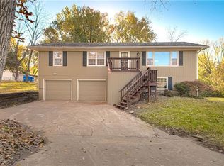 2701 NW Powderhorn Dr, Kansas City, MO 64154