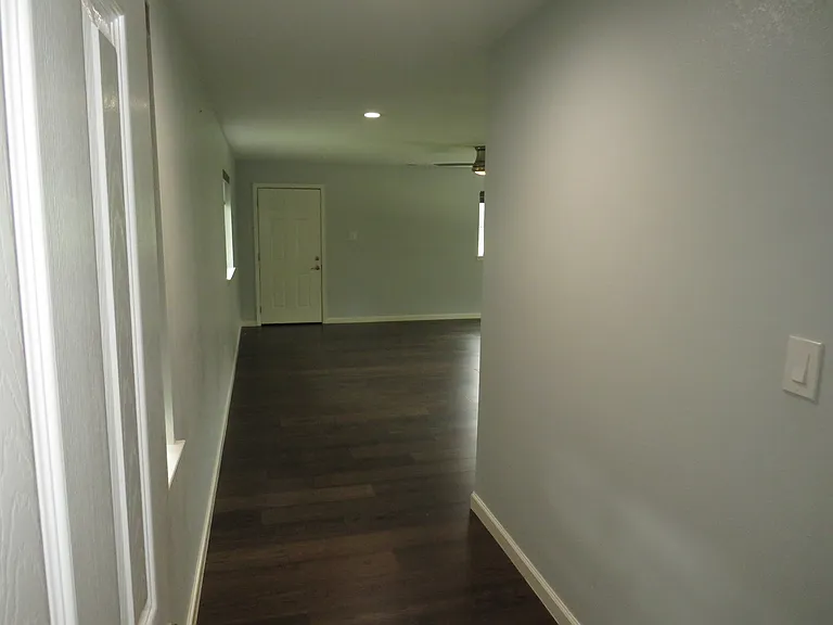 1026 Thomas St — Photo 17