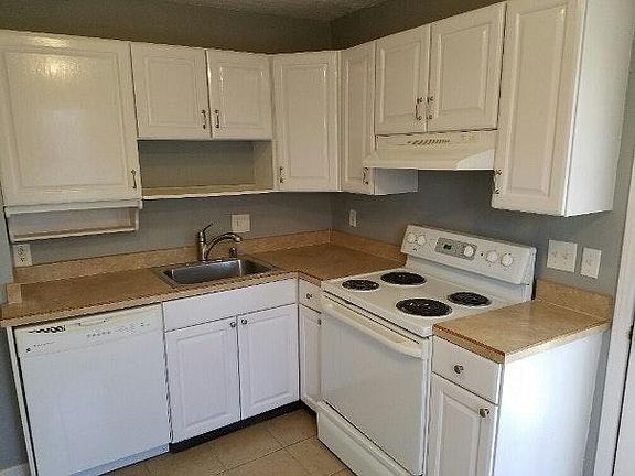 5th image of 3710 Glengyle Ave