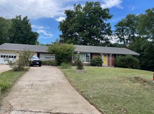 2014 Green Meadow Dr, Jefferson City, MO 65101