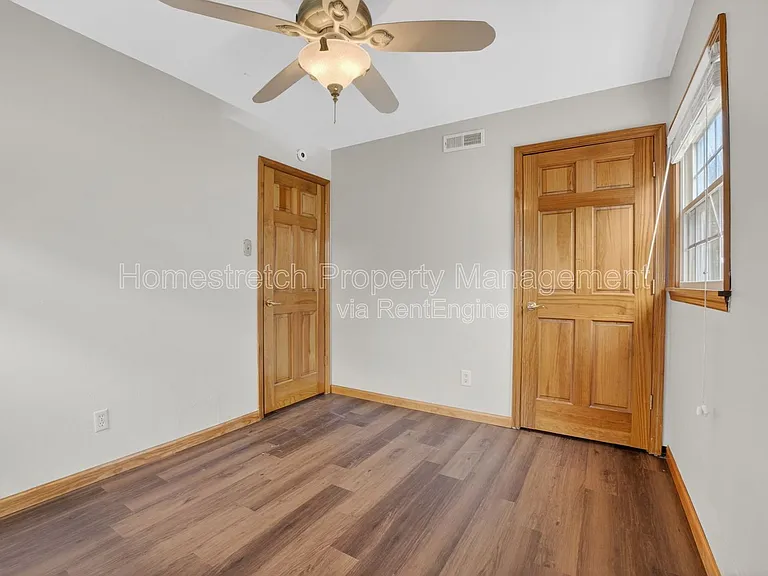 10527 Prestwick Dr — Photo 17