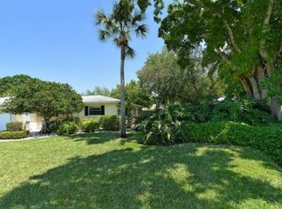 6895 W Country Club Ln, Sarasota, FL 34243