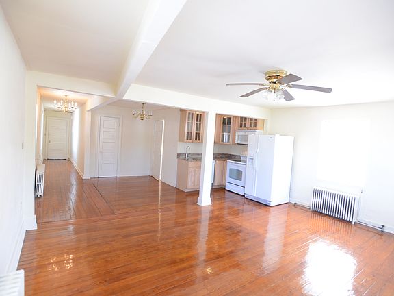 4th image of 1317 Princess Anne St APT 4A