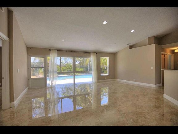3rd image of 31 Meadows Park Ln