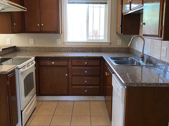 3rd image of 2974 Postwood Dr