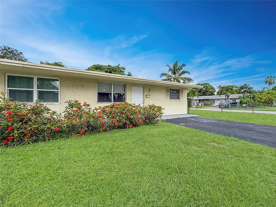 1725 NW 54th Ter #1725