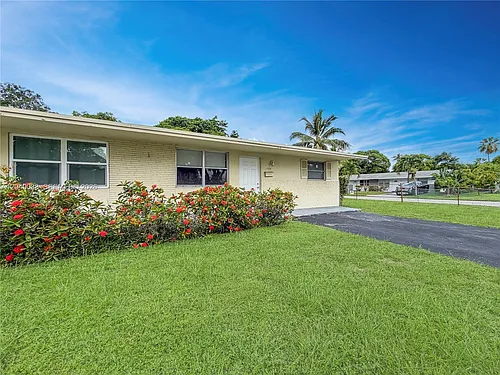 1725 NW 54th Ter #1725 Photo 1