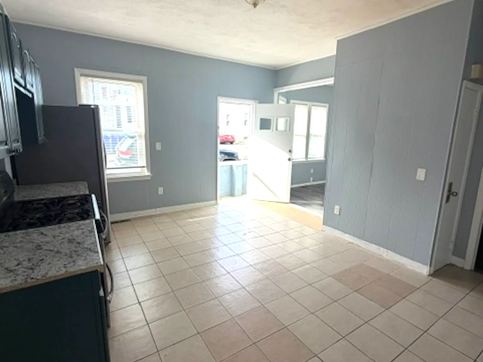 3 bed, $2,200 — Photo 3