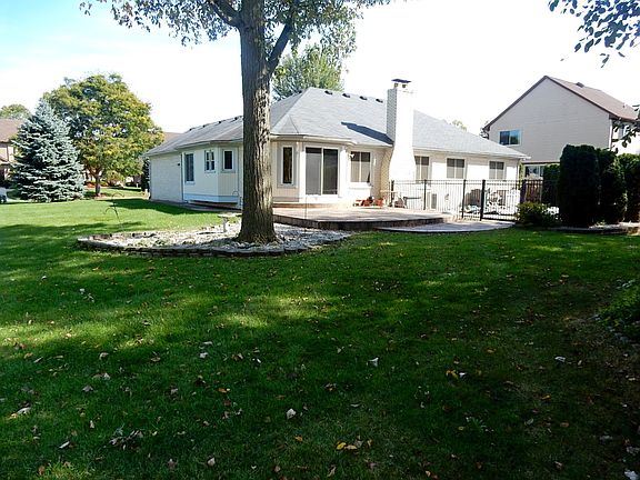 3rd image of 3847 Wayfarer Dr