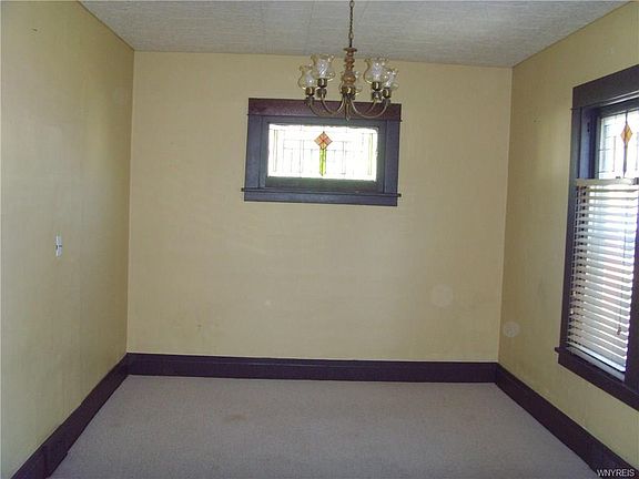 2nd image of 258 Niagara Falls Blvd